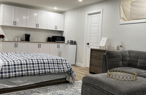 Regina Apartment | Newly built suite