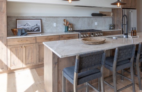 Driggs Condo | *Newly Built* The Targhee at The Basin Luxury Suites ⁓ Downtown Driggs ⁓ Hot Tub
