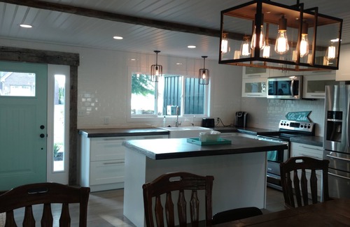 Fremont House | Newly designed waterfront away