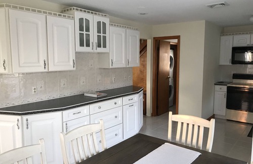 Avalon House | NEWLY DISCOUNTED AVALON house accross from the Bay and 12 houses from the beach