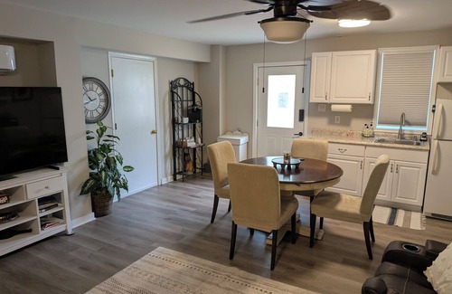 Midlothian House | Newly finished basement suite in Midlothian. Very clean and spacious.