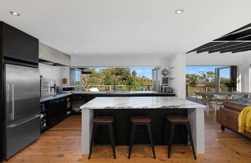 Killcare Heights House | Newly furnished, with ocean views