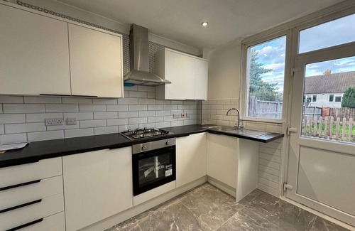 Acresford House | Newly Refurbished |Contractors |Families