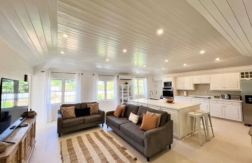 Sunset Crest Villa | Newly Refurbished Luxury 4 Bed Villa with Bar & Pool in Sunset Crest, Holetown