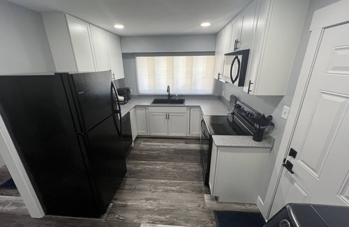 Topeka House | Newly remodeled 3br/1ba home~SW Topeka location~Sleeps 6