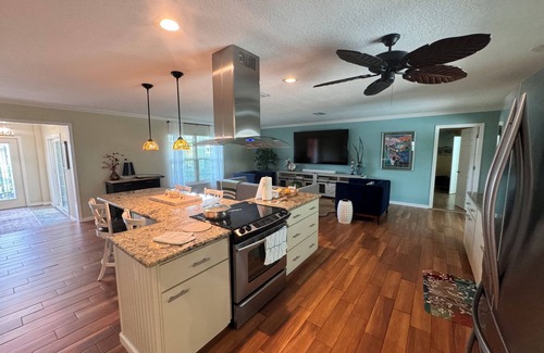 The Meadows House | Newly remodeled and furnished 2/2 den, pool, w/Golf, Tennis, Pickleball