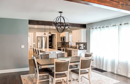 Aberdeen House | Newly Remodeled Craftsman on 1 acre! Come relax and enjoy some small town living