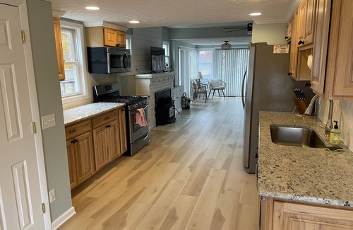 New Franklin House | Newly remodeled lakefront Portage Lakes Holiday House. Walk to the golf course!