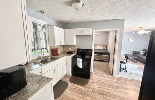 Kent Cottage | Newly Remodeled Lakeside Cottage in Kent!