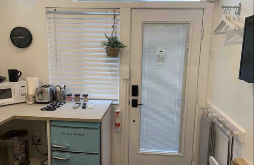 Pittsburg Apartment | Newly Remodeled Micro Apt!