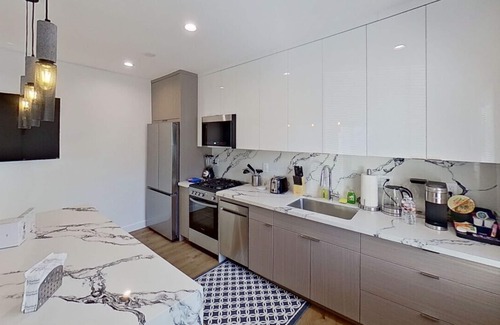 Toluca Lake Apartment | NEWLY REMODELED MODERN 1-BEDROOM APARTMENT in NOHO w/PARKING & EV CHARGER p69