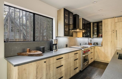 McKinney Estates House | NEWLY REMODELED!Modern Mountain House. Hot tub perched above creek.TESLA charger