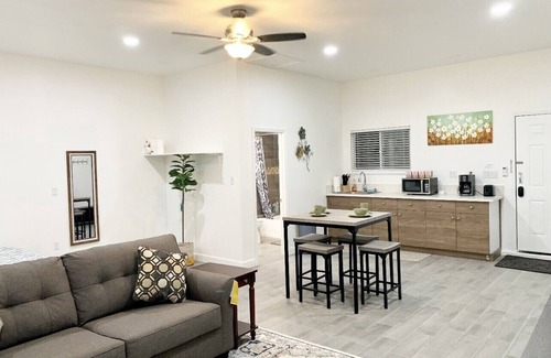 Quartz Hill House | Newly Remodeled Private Studio Home