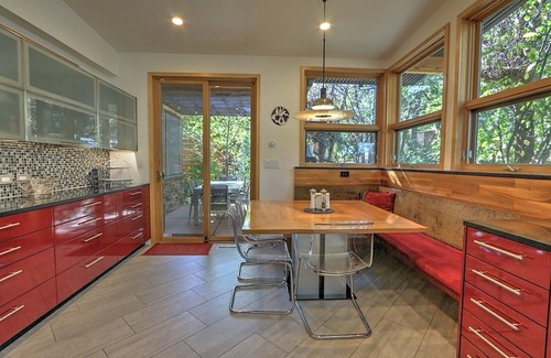Glenwood Springs House | Newly Remodeled, Bright & Spacious Modern Home, 15 min Walk to Downtown & Pools!