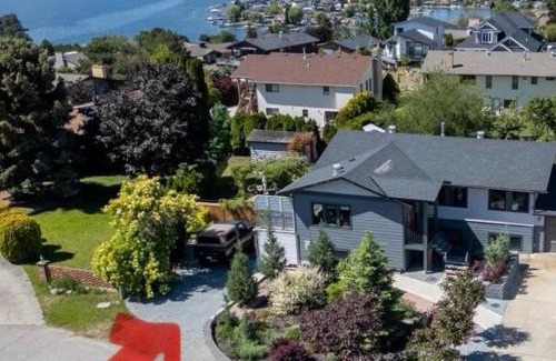 Central Okanagan Bed & Breakfast | Newly renovated 2-bedroom, 1-bathroom suite with private entrance