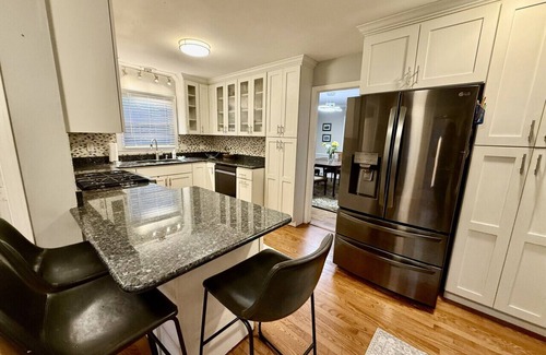 Green Valley House | Newly renovated 4BR Family Pet Friendly