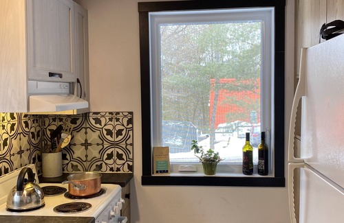 Orford Ski Chalet | Newly renovated 5 star Chalet only 5 min to Mt Orford! Come ski, hike & bike !