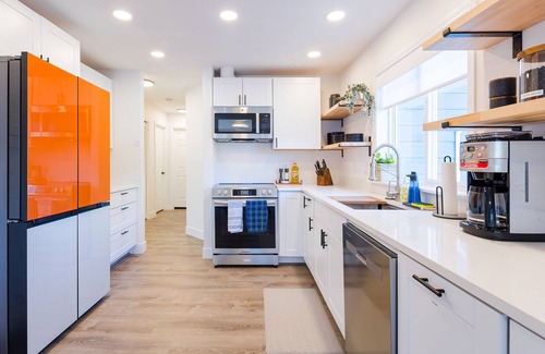 Eugene House | Newly renovated, centrally located home with private gate, RV parking & Hot Tub