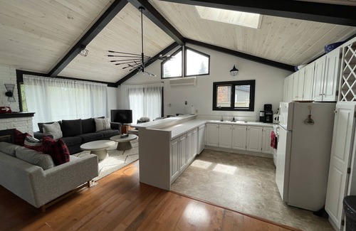 Kimberley Ski Chalet | Newly Renovated Chalet in Beaver Valley, close to many Ski Hills!