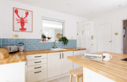 Bosham House | Newly Renovated Cottage 150m from Waterfront