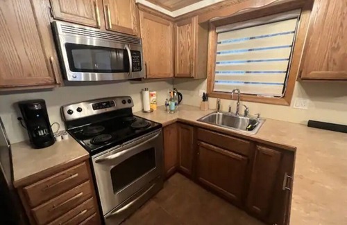 Pocono Lake Ski Chalet | Newly Renovated Cozy Chalet - Location! Location!