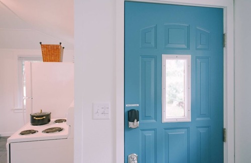 Crosby House | Newly Renovated Cozy 3 Bed, Bike Trails, Shopping, Food, Near Lake, Near Park!