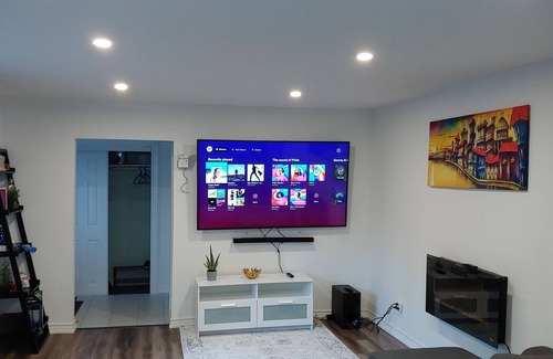 Alcona Cottage | Newly renovated Cozy Cottage with a Condo feel!