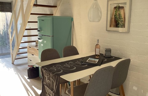 Bruinisse House | Newly renovated FH, WLAN, family-friendly, dishwasher, fireplace, bicycles
