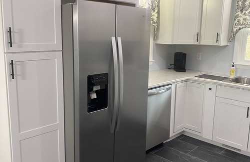 Marion House | Newly renovated home! One block from Back of the Dragon-Close to downtown Marion