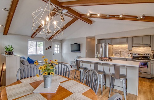 Semora House | Newly renovated Lakehouse!