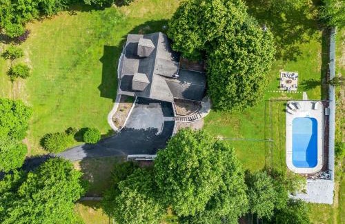 Fletcher House | NEWLY Renovated near Asheville! HOT TUB and seasonal POOL!