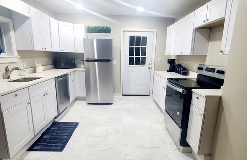 North Weymouth House | Newly renovated ocean view home 2 min to beach close to Boston