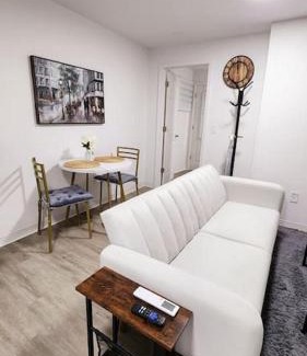 Niagara Falls Apartment | Newly Renovated One Bedroom Unit USA SIDE