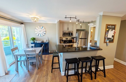 Manteo House | Newly Renovated Pirate's Cove Condo