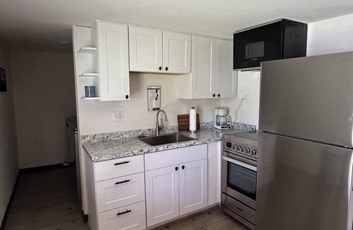 McKenna House | Newly Renovated Quaint home away fromHome