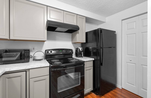 Seat Pleasant House | NEWLY RENOVATED & NEWLY FURNISHED Cozy 3BR TH IN CAPITOL HGTS