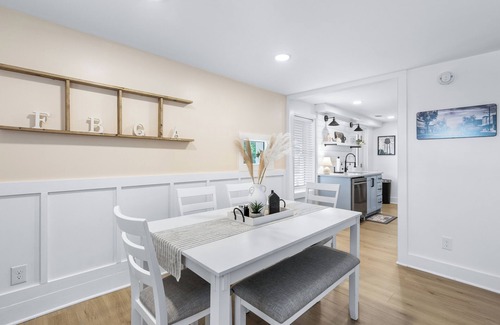 Flowery Branch House | Newly renovated 2 bedroom/2 bath home in downtown Flowery Branch!