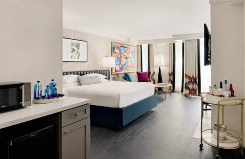 Tri-West Hotel | Newly-renovated luxury suites w/kitchenette & balcony! Close to Beverly Hills