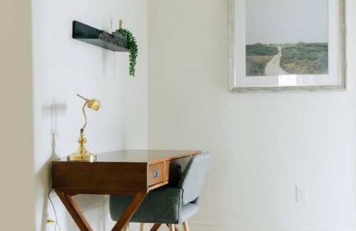 Mount Joy House | Newly Renovated, Vintage Inspired, Large 4 BR Home