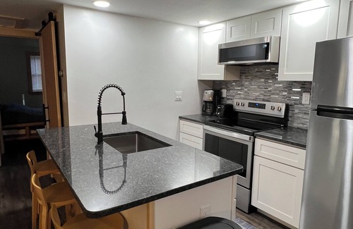 Woodgate House | NEWLY RENOVATED WITH PRIVATE DOCK ON WHITE LAKE