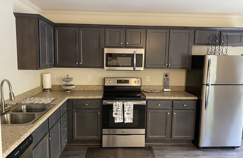 Hubert House | Newly Townhome, 15 mins to Camp Lejeune
