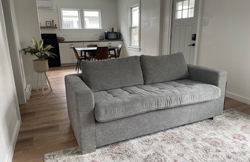 Sioux City House | Newly updated 2 bed, 1 bath in Morningside - Sleeps 6