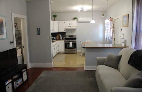 Sandusky House | NEWLY UPDATED in 2024! 3 bedroom 1 bath beach house. 8 minutes to Cedar Point!