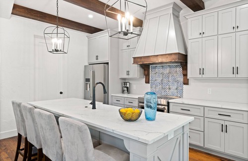 East Beach House | Newly updated 2022! Sleeps 12 with option to heat Pool! 5 bedrooms 4 1/2 baths