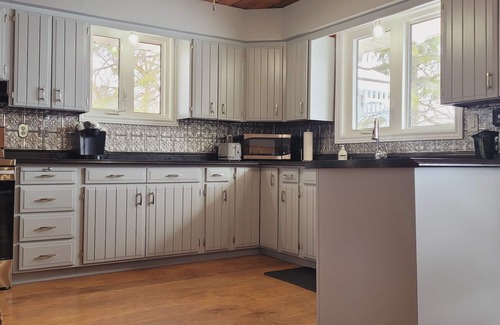 Chisholm Cottage | NEWLY Updated - Welcome to Drake’s Landing at Wasi Lake