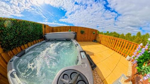 Invergordon House | Newmore Highland Pods with Hot Tubs on NC500