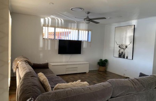 Newport House | Newport Canal - Waterways, Boat Parking, Yachts High Mast,