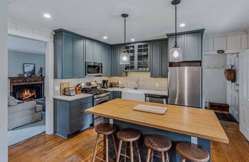 South Pomfret House | Next to Saskadena Ski, Great Views | Half Past Six
