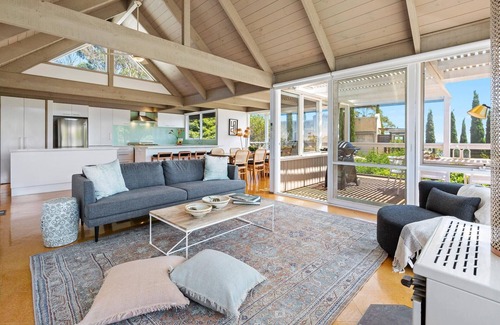 Mount Martha House | Ngaree - Ocean Views - An oasis up in the treetops