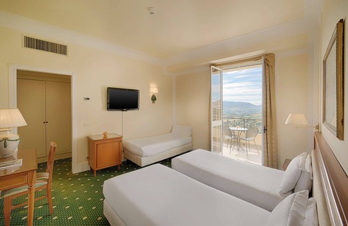 Caltagirone Hotel | NH Caltagirone Villa San Mauro